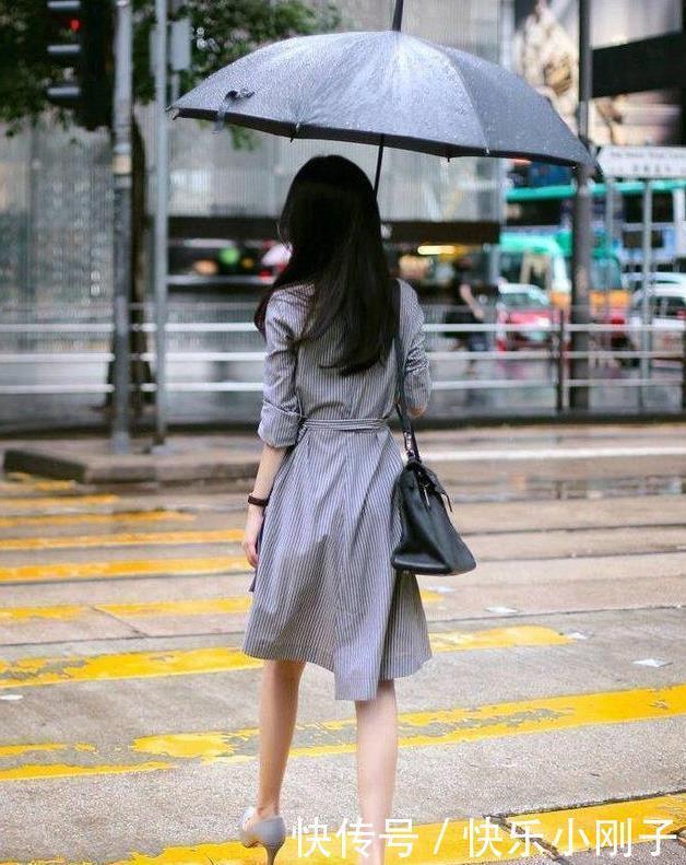 任场|身材高大的气质美女！展现出难以形容的魅力，今天名媛范儿十足