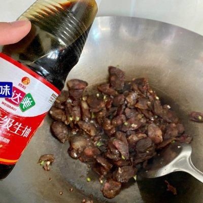 今晚花10分钟做好辣炒香肠，明天便当就吃它