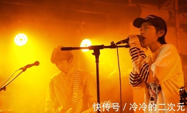 中国有嘻哈|开播播放量1.10亿，热度超过《桃花坞》，这档综艺黑马凭啥这么横