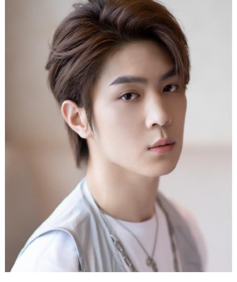 陳立農(nóng)|選秀“第二名”現(xiàn)狀如何？陳立農(nóng)吳宣儀拍戲，而他靠有錢贏得關(guān)注！