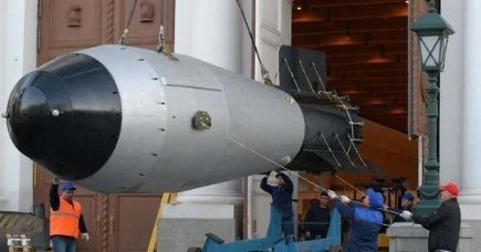 如果从地球发射一个目前最大的核弹到太阳会怎么样？