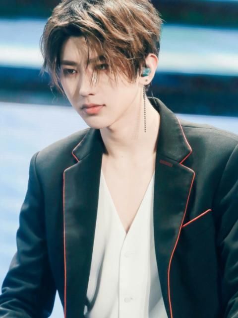  组合|百分九闪现《跑男》，谁注意到蔡徐坤的反应李晨5字令粉丝泪目