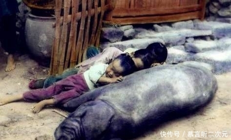 罕见|晚清罕见老照片：清代女子穿高跟鞋，最后一张孩子好心酸！