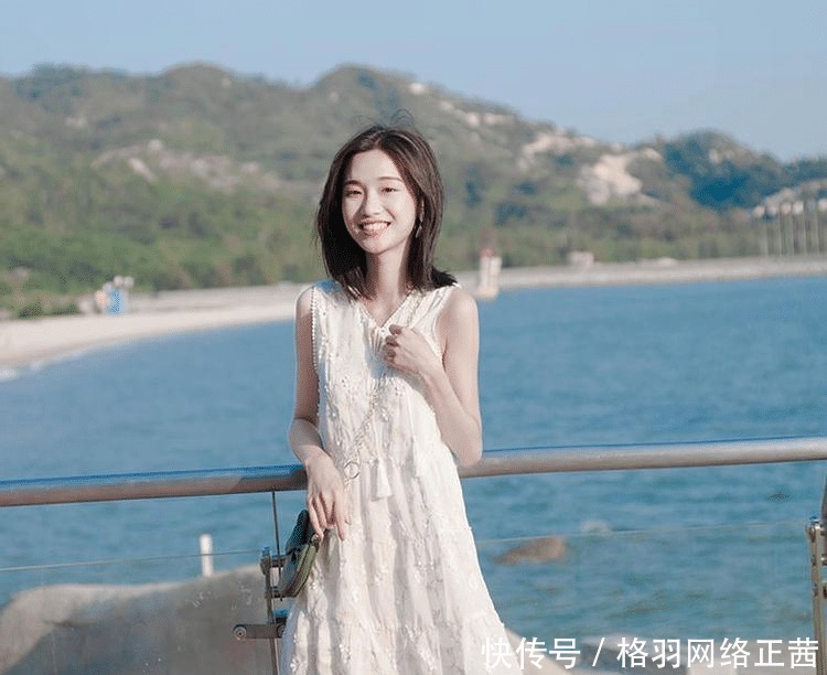 美女|街拍:清纯可人有质的美女,身材凹凸随性不羁的风格气场大!