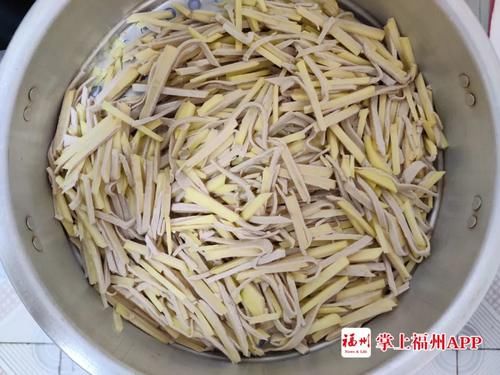  听说我在福州“就地过年”，爸妈寄来了……