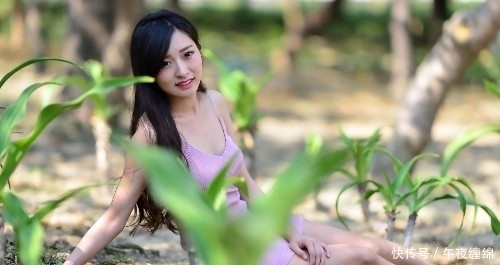 娇柔|街拍:冰雪聪明的模特妹子,娇柔怡人丰腴性感,秀出女神玲珑身材