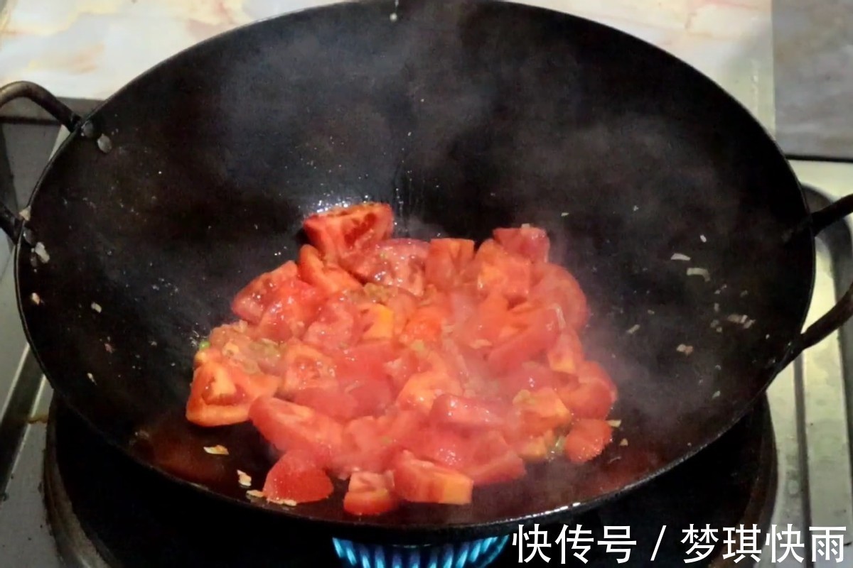 西红柿|西红柿炒鸡蛋怎么做？很多人第一步就错了，大厨教你正确做法