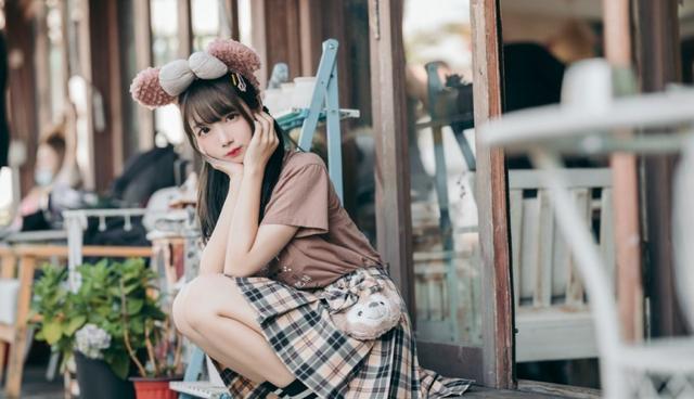 美腿|美女萝莉:修长美腿,迷人写真