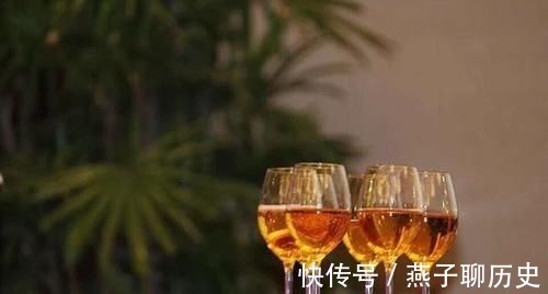 身体健康|吃晚饭时喝二两酒,到底是养生还是伤身?答案已公布,了解下