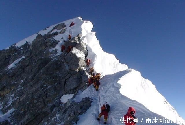 珠穆朗玛峰一半在尼泊尔，一半在中国，为什么都说它是中国的？