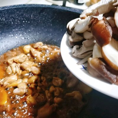香菇|鸡腿炒香菇