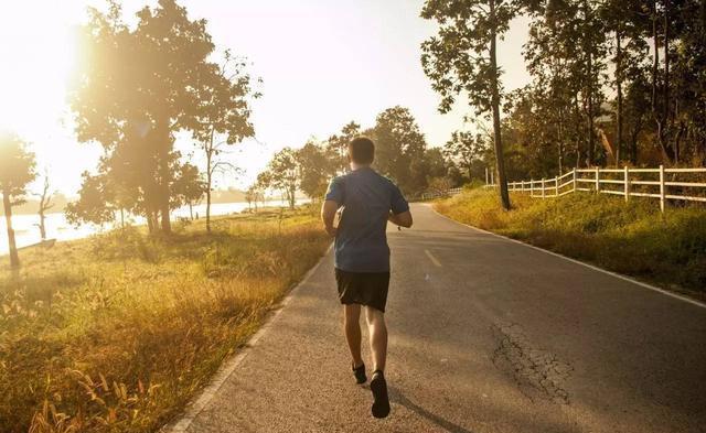 区别|早上跑步半小时,与晚上散步一小时,有什么区别?很多人或不清楚