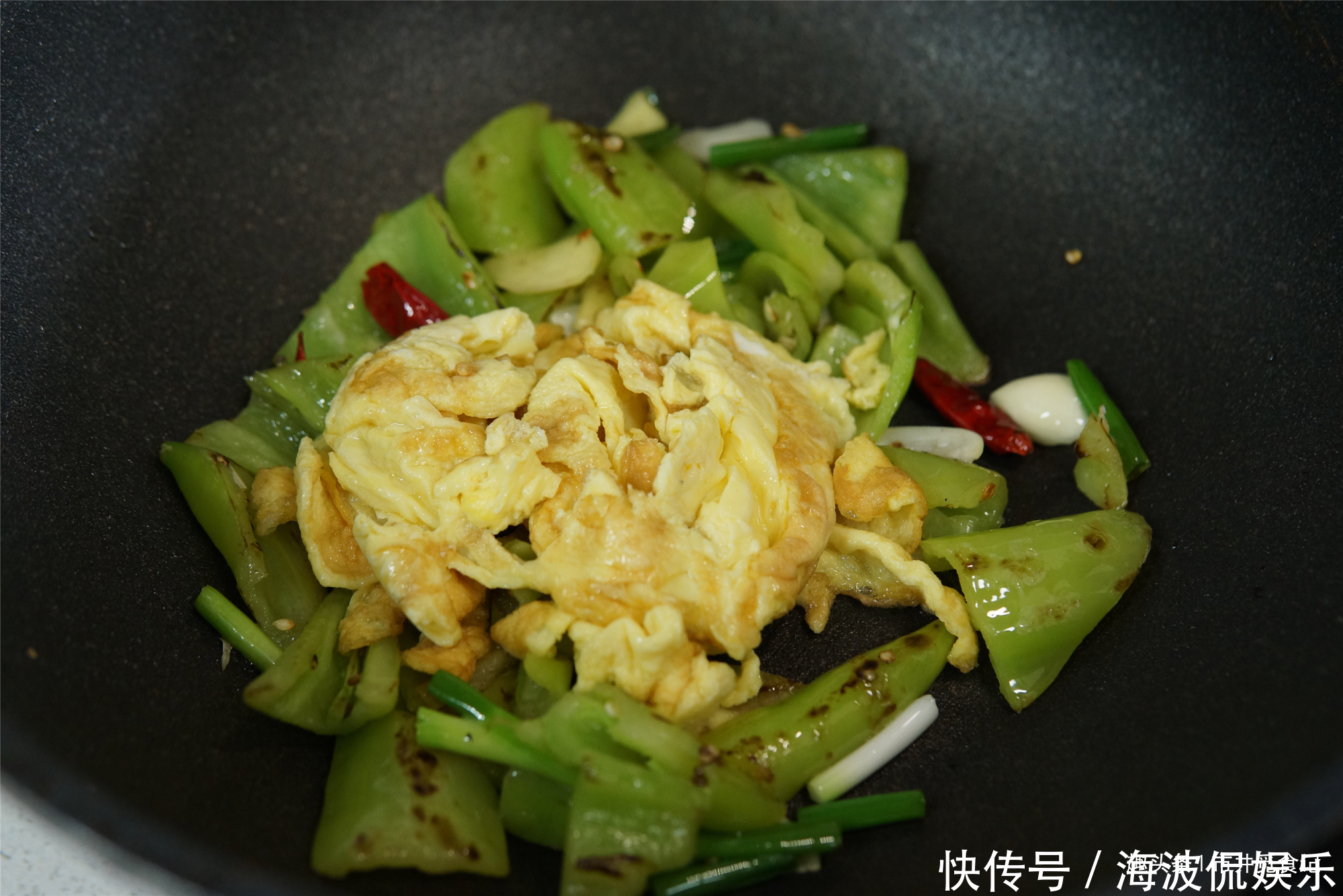 辣椒|做辣椒炒鸡蛋,辣椒直接下油锅是不对的,难怪炒的只辣不香