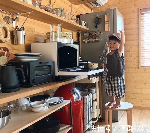木屋|日本一家4口卖掉市区60㎡小房,搬到郊区住木屋!将生活过成电影