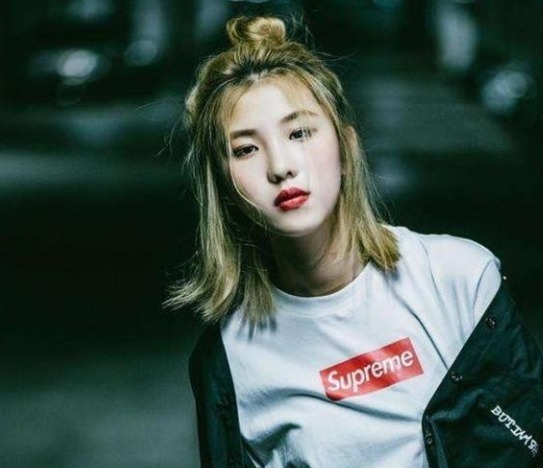 父母|变形记16岁巨婴每天花销过万,吃饭要人喂,现在变化很惊艳