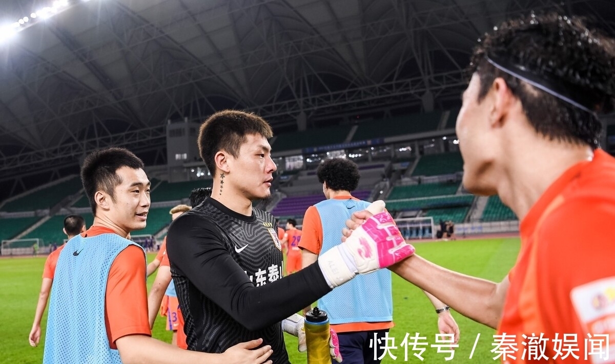 广州队|早上9点！山东媒体发文：泰山队乘势而上，拿下中超、足协杯冠军
