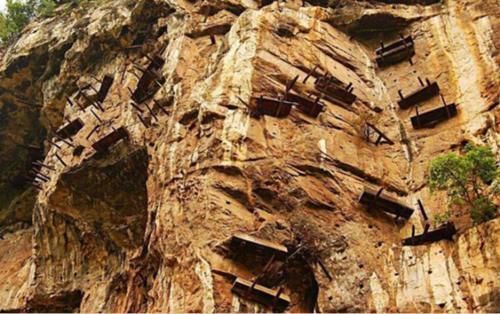 解答|古人怎样将棺材放在悬崖上专家悬赏40万求解,却被老农轻松解答