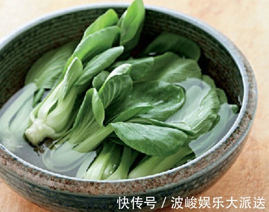 炒青菜|无论炒哪种青菜,不要直接炒!记住4点,翠绿不出水,香嫩又入味
