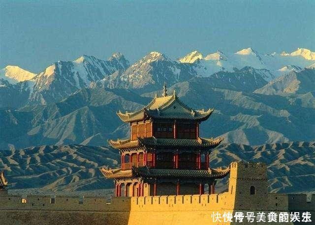 中年|独立“天下第一雄关”,身处“河西第一隘口”,不由感慨万干……