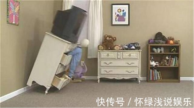 闺女|爸爸回家找不着闺女,开门看到这一幕,奶爸内心:幸好回来得早