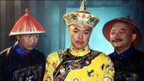 专家|此人手带乾隆扳指,价值上亿,专家要求上交,他6个字噎住专家