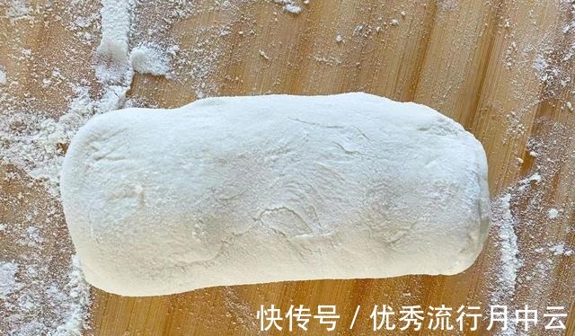 自从学会这个烤饼的做法，早餐更美味了，外皮酥脆，内里多层柔软！