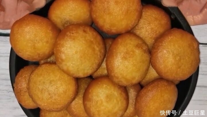 教你做糖糕的技巧,按照此方法做,保证空心不爆裂,酥脆又好吃