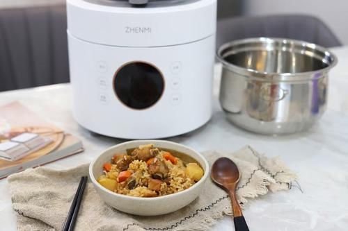 迷迭香|香喷喷的排骨焖饭,做法超简单!孩子一口气吃了两碗,想挑食都难