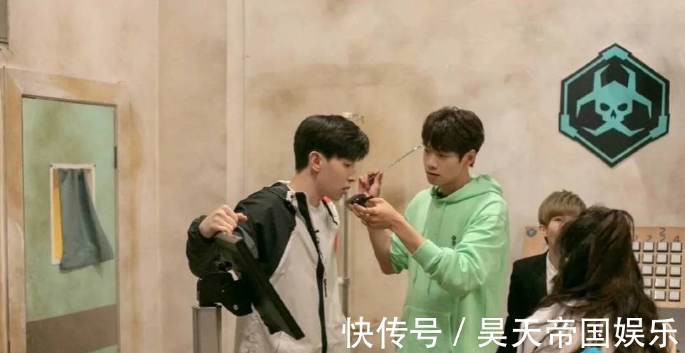 蜜桃团|作为一档网络综艺,它凭什么一直那么火连续三季位列热榜前三!