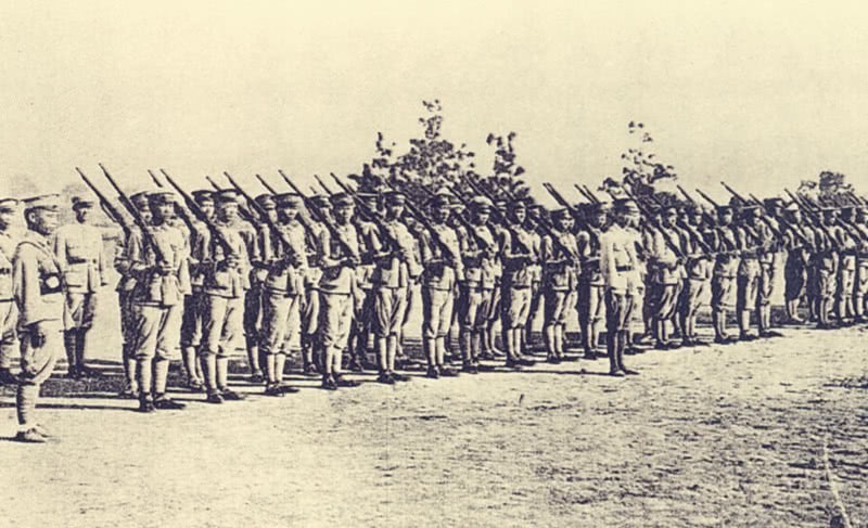 例子|他因个子矮被黄埔拒收,举了3个例子,考官哑口无言,后来成名将