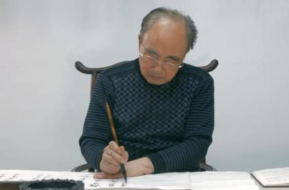 中华&他如今84岁,练习楷书70年,一幅字卖593万,被称中华第一楷书