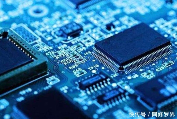 光刻机|美国担心的事情发生,荷兰光刻机优势被瓦解,华为或因此改写命运