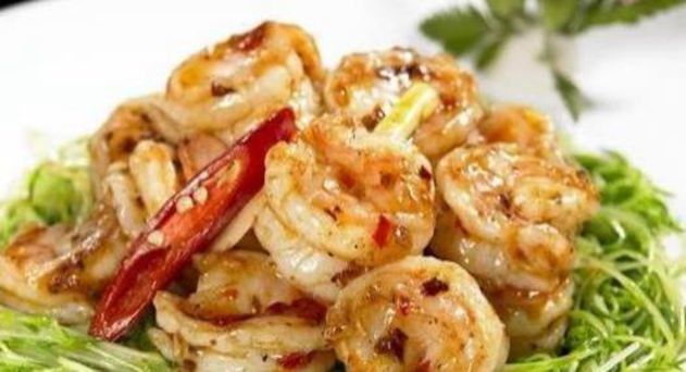 葱爆牛肉，尖椒豆干炒腊里脊，干烧虾球，干锅土豆虾