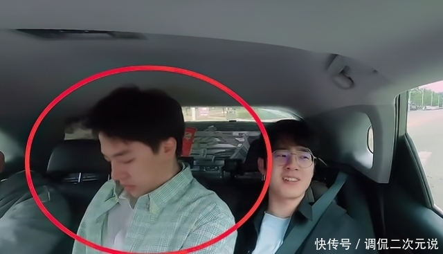 《少年》最卑微的嘉宾,全程镜头十分钟不到,却还要一直赔笑