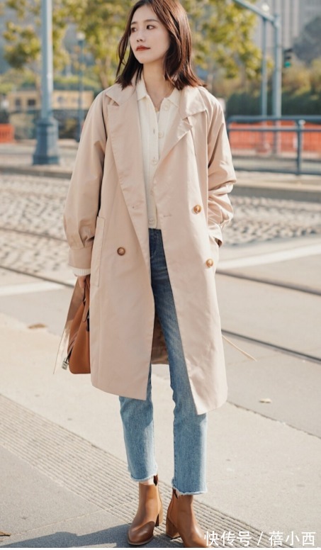 大长腿 今年建议多穿“大衣”和“风衣”,内搭毛衣+牛仔裤,保暖又时髦