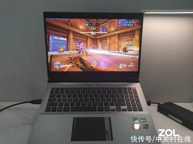 雷神|搭载AMD锐龙处理器 雷神ZERO游戏本新品亮相ChinaJoy