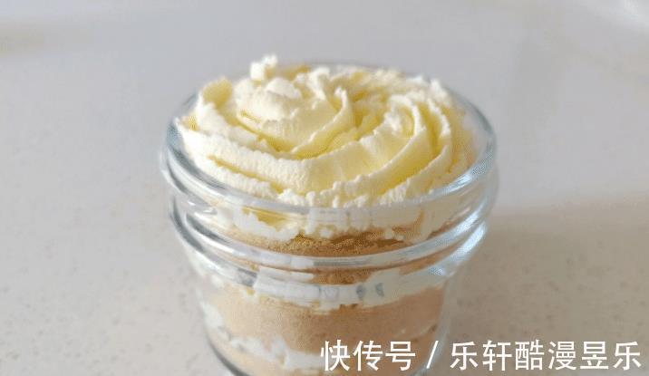 夏日|不用烤箱,不用面粉,5分钟就能搞定的夏日小甜品