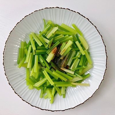 腰果|腰果拌芹菜