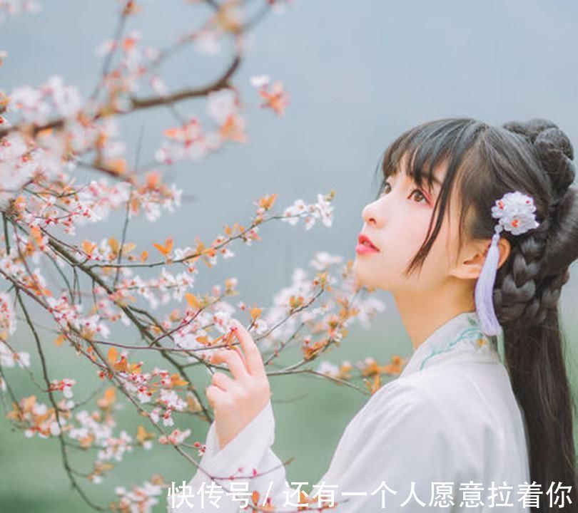 名句!唐宋之间他堪称词坛大家,一首词含蓄迷离,开篇即是千古名句