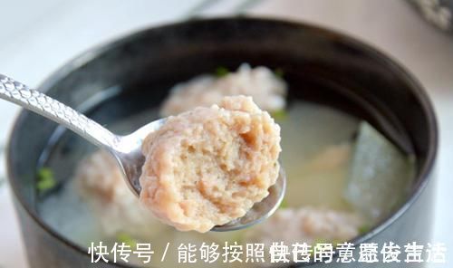 做肉丸不要再放淀粉了,换成它,做出来的肉丸鲜嫩弹牙,还不散