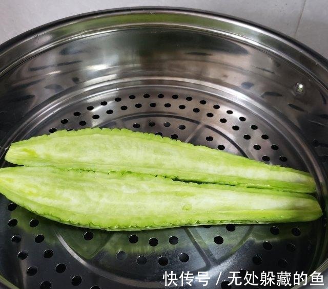 鸡蛋|鸡蛋蒸苦瓜，香而不腻，开胃爽口快手菜！