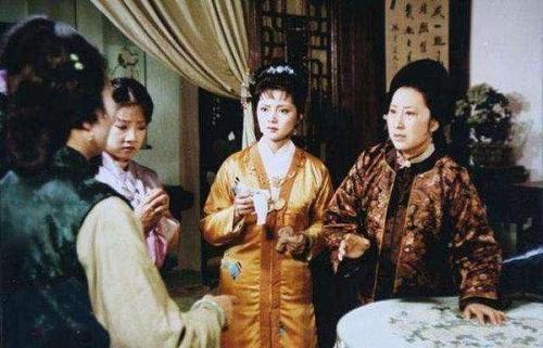 宝钗&表姐妹的权利游戏：薛宝钗讥讽暗算王熙凤，却被反杀得无路可走