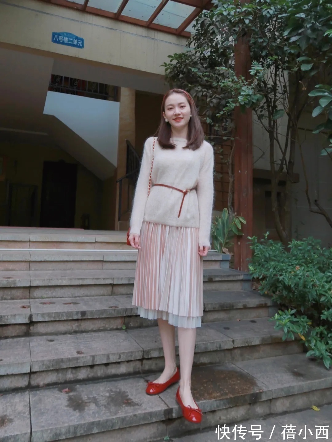 优雅|建议多穿“毛衣”,搭配牛仔裤高级时髦,搭配半身裙优雅到骨子里