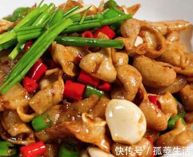 炒肥肠时，直接下锅炒不好，牢记这6个步骤，肥肠又香又脆没异味