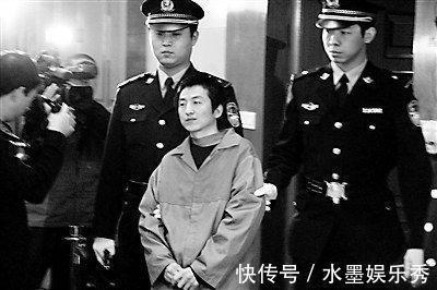 故宫|2011年故宫窃案，近10米城墙盗贼跃下逃脱，两天后网吧被抓