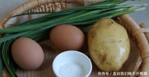 炝炒土豆片|土豆这样做外焦里嫩真美味，天天当早餐吃都不腻，做法还特简单！