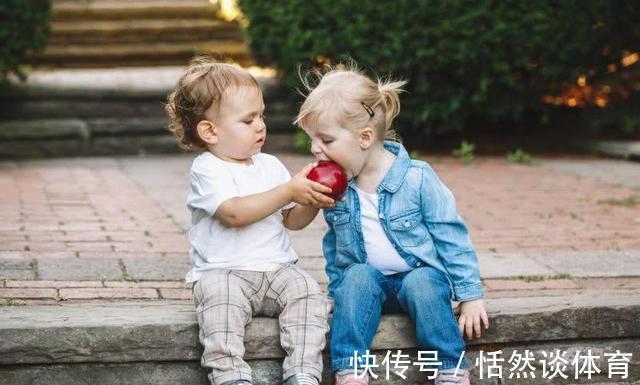 父母|心理分析:孩子吃饭时有个表现,长大后往往可能成为“啃老族”