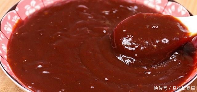 想吃甜面酱不要买，教你在家做，1元成本能做1碗，拌啥都好吃！