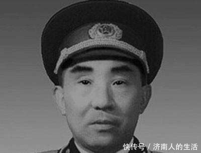 大将|他曾是红军师长,创造以石投卵战术,有机会被授大将却没被授衔