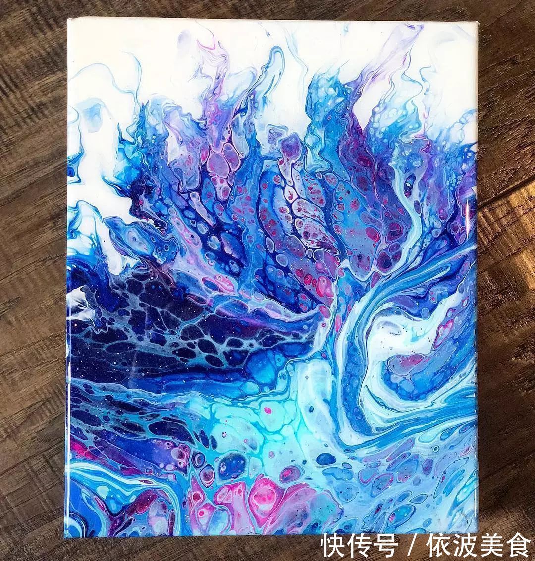 夏威夷&从没学过美术的她,用简单粗暴技法画画,让她成为了百万富豪